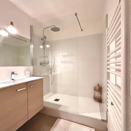 Le 14, 4 Pers, 2 Chambres, Clim, Proche Autoroute